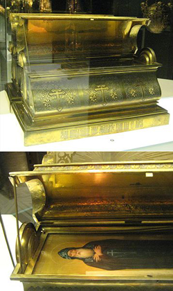 Ковчег для мощей Афанасия Брестского. Серебро, позолота, 1857 год (из собрания ГИМ)
